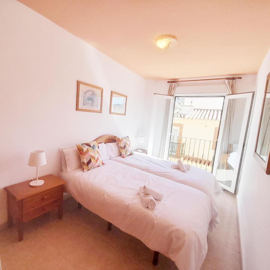 Apartamentos Vicenta Playa Carihuela Torremolinos Bagian luar foto