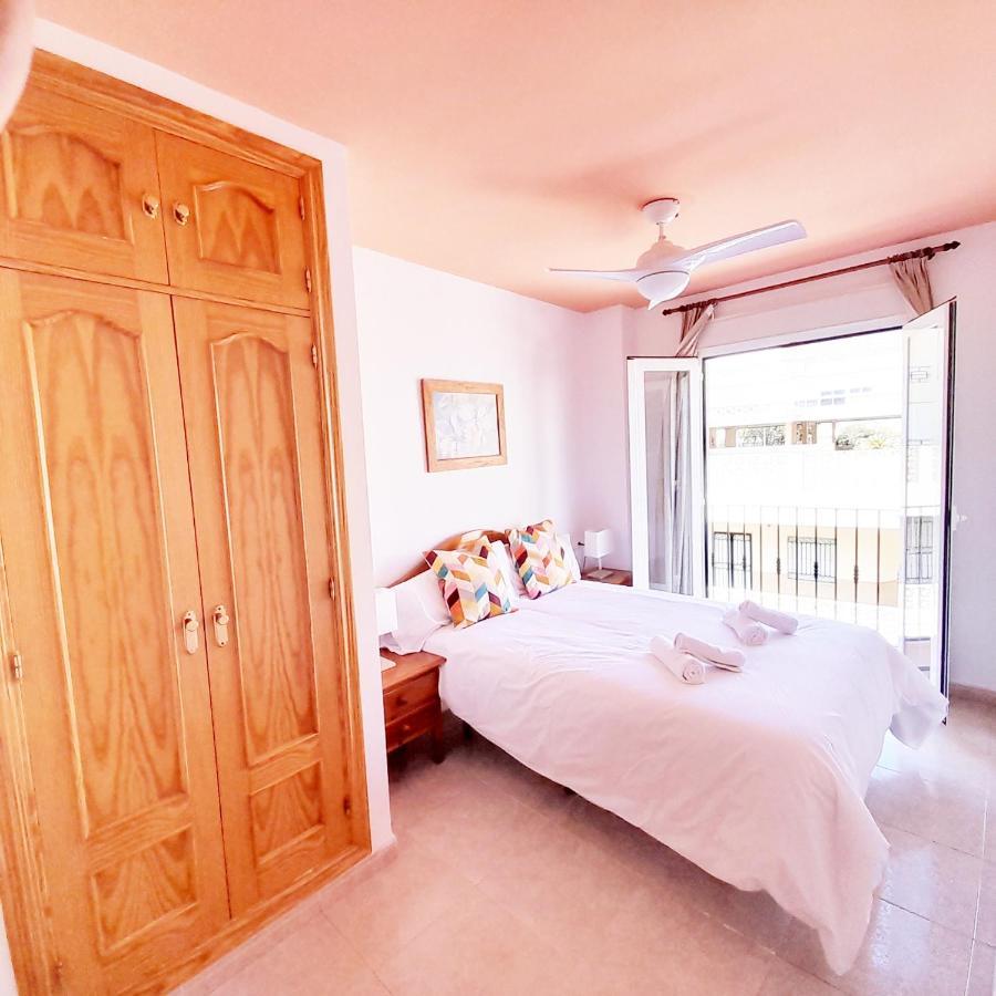 Apartamentos Vicenta Playa Carihuela Torremolinos Ruang foto