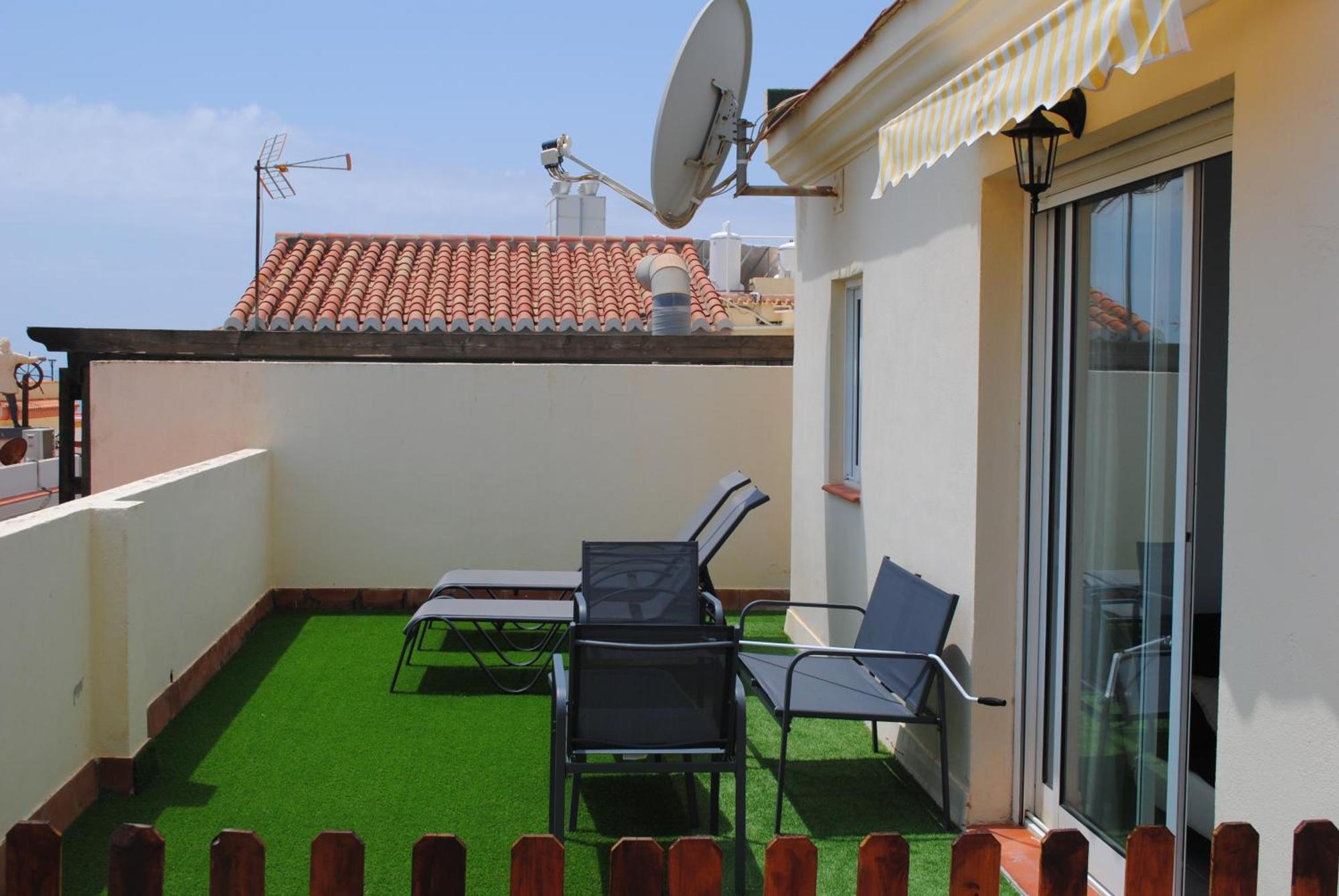 Apartamentos Vicenta Playa Carihuela Torremolinos Ruang foto