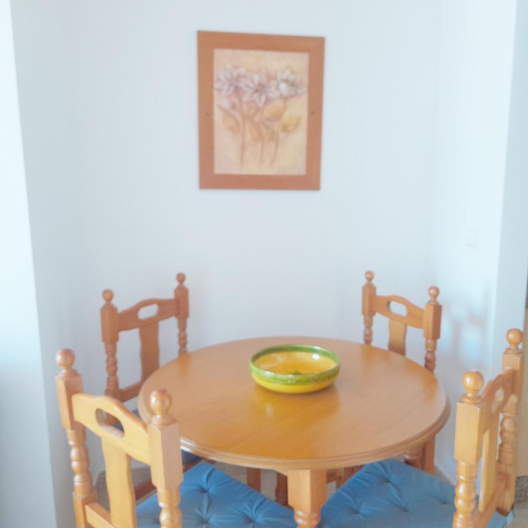 Apartamentos Vicenta Playa Carihuela Torremolinos Ruang foto