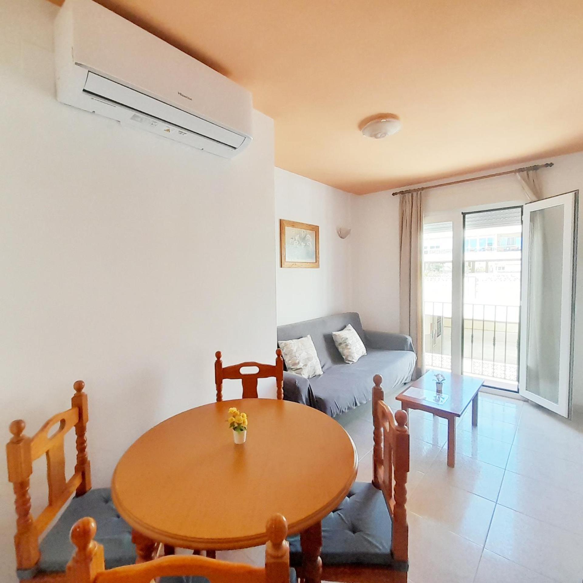 Apartamentos Vicenta Playa Carihuela Torremolinos Ruang foto